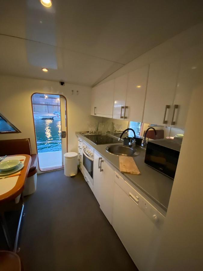 Hotel Amazing Boat To Sleep In Barcelona à Sant Adrià de Besòs Extérieur photo