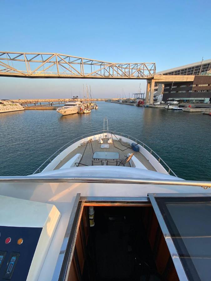 Hotel Amazing Boat To Sleep In Barcelona à Sant Adrià de Besòs Extérieur photo