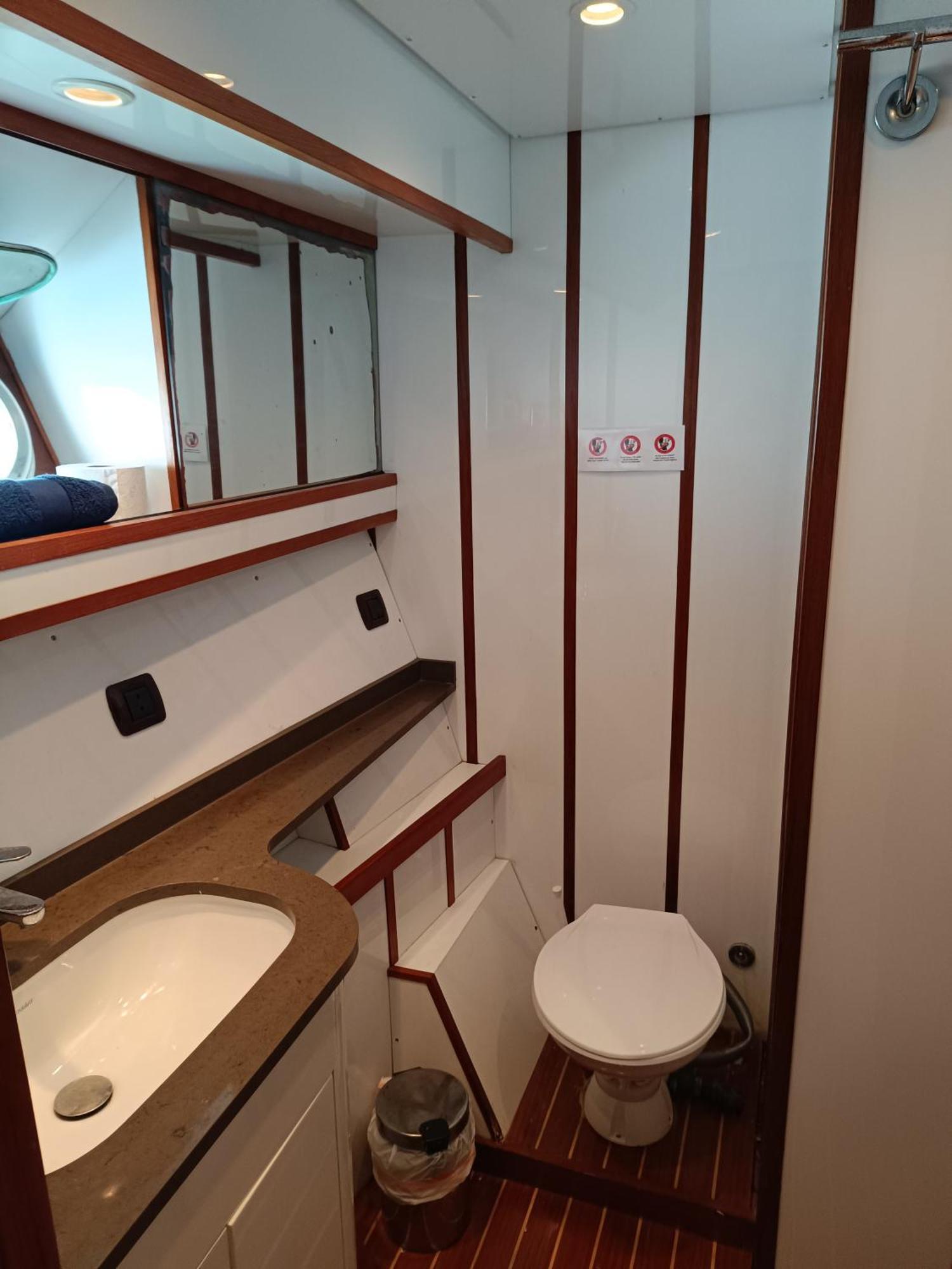 Hotel Amazing Boat To Sleep In Barcelona à Sant Adrià de Besòs Extérieur photo