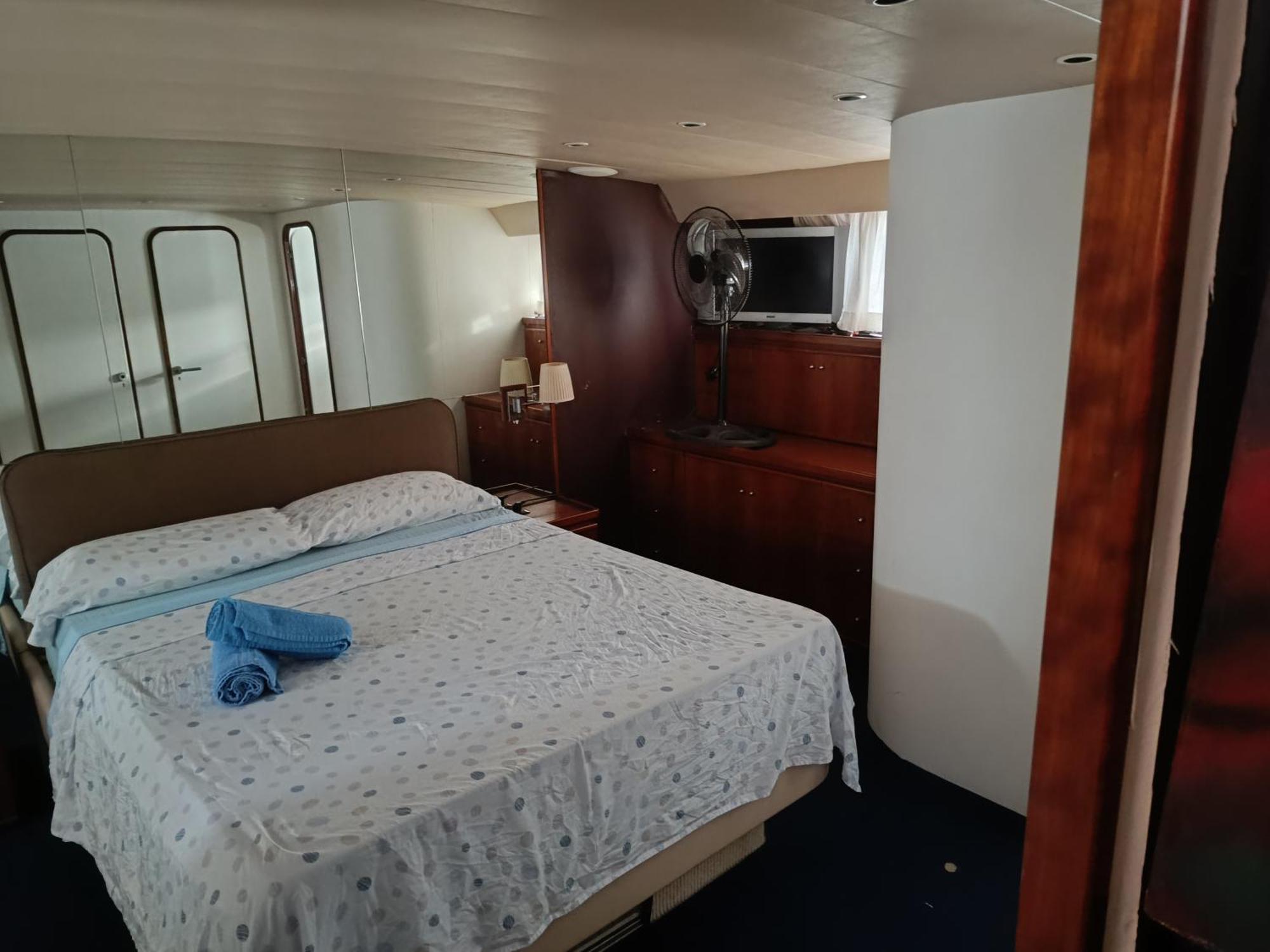 Hotel Amazing Boat To Sleep In Barcelona à Sant Adrià de Besòs Extérieur photo